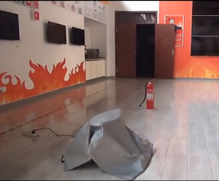 油鍋火災(zāi)滅火演示場(chǎng)景