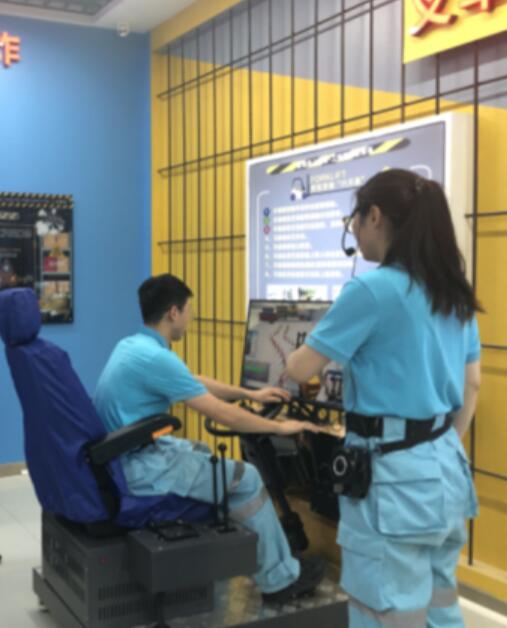 叉車模擬駕駛體驗(yàn) 叉車模擬駕駛體驗(yàn)