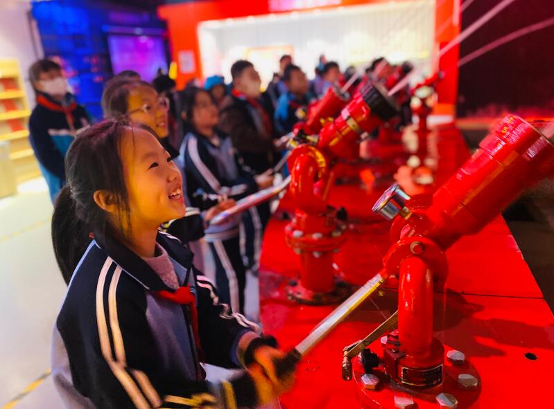 模擬滅火體驗(yàn) 模擬滅火體驗(yàn)