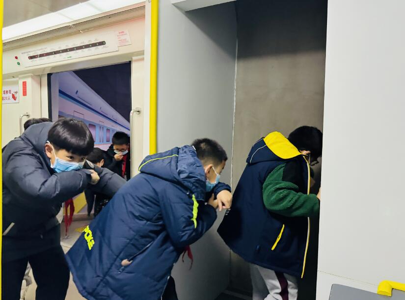 地鐵逃生體驗(yàn) 地鐵逃生體驗(yàn)