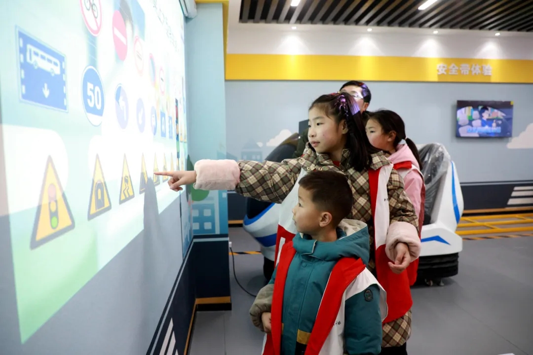 紅十字應(yīng)急救護(hù)培訓(xùn)基地 紅十字應(yīng)急救護(hù)培訓(xùn)基地